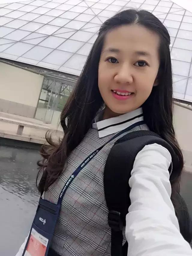 超华科技董秘范卓