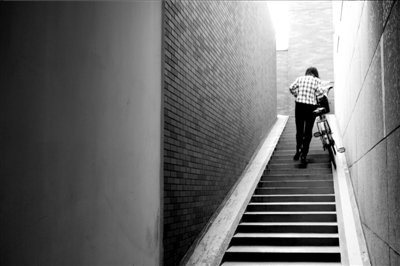 新小区配建自行车库难落实