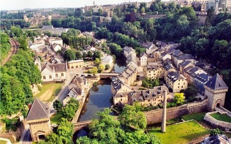 各国房价比比看 看看你的工资买得起哪国房子