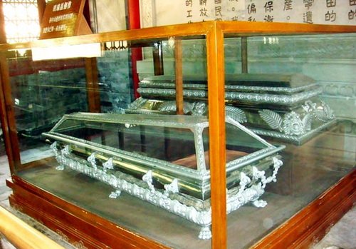 作遗体防腐处理和定制安葬列宁时使用的那种水