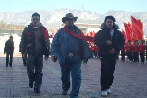 天基权董事长释延豹协助中国队备战英雄传说