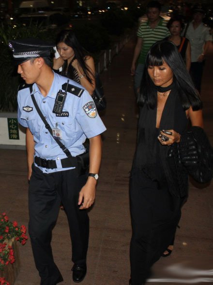 如今明星可真不讲究 因钱犯事的艺人_财经_腾讯网