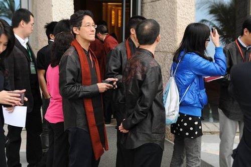 IT峰会礼服天意莨绸 围脖戴法必杀技