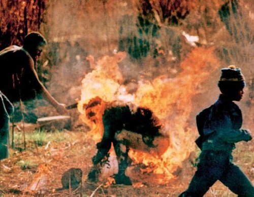 罕见!人在死亡线上的图片