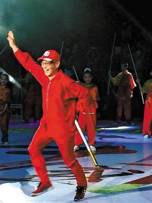 青苗杯少儿才艺大赛落幕 六小龄童参加颁奖演