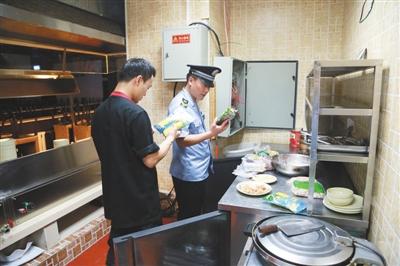 汉丽轩卖“口水肉”被停业 加盟店多次查出问题