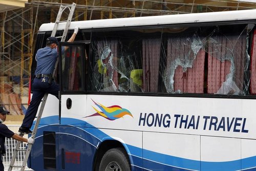 高清组图:菲律宾警方开始勘察犯罪现场