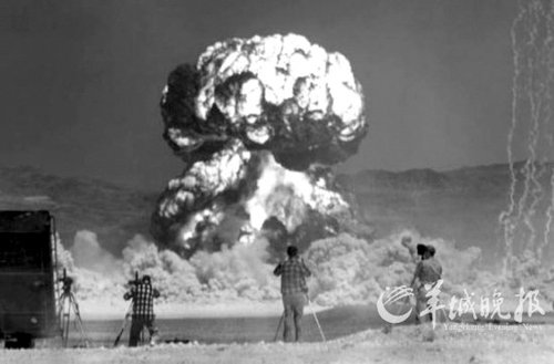 核爆炸摄影师冒险拍摄蘑菇云 爆炸前3段必须隐蔽
