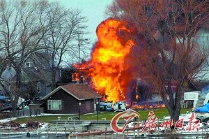 消防员救火的画_消防员救火的画卡通_消防员