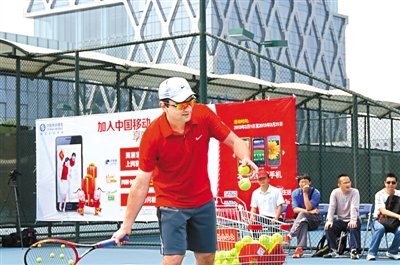 一个世界级网球教练 希望在深圳发现惊喜