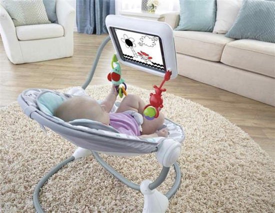 专为婴儿设计的iPad专用座椅。