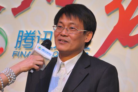 吕随启丁志杰获2011腾讯财经微博达人慈父奖