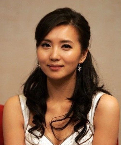 妙龄女股神一天赚80% 多数靠ST股发家