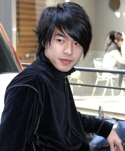 明星李威误打误撞成高富帅 投资内地股市赚钱