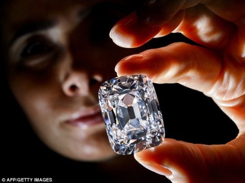 超级大钻石拍卖 76克拉估价近亿元人民币[图]