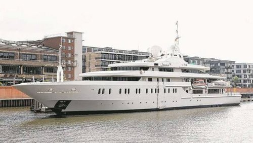 超豪华私人游艇停靠德国不莱梅 周租金80万欧元(图)