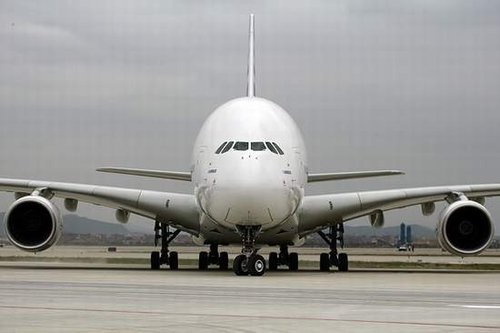 空客a380定期航班首飞上海浦东机场