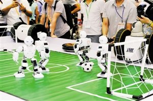 六个机器人上场踢足球