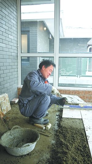 月入7000瓦工凭什么 上个休息日是春节