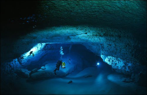 探险家冒死拍下的神秘洞穴 组图_大成网_腾讯网