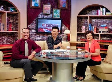 华尔街英语外教上央视 学好英语秘诀是 忘记