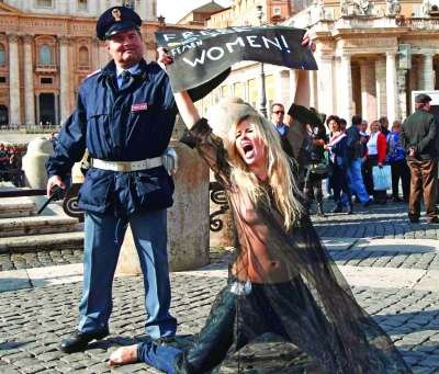 乌克兰<em>美女</em>的乳房政治 用<em>裸胸</em>争权益_财经_