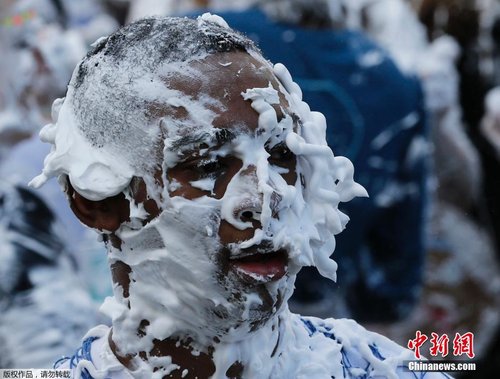 泡沫大战图片