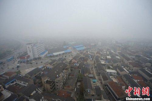 江浙沪地区多城市持续雾霾天