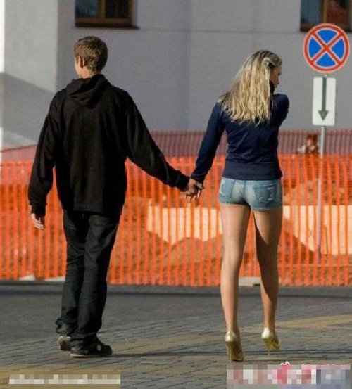街拍!俄罗斯街头长腿美女