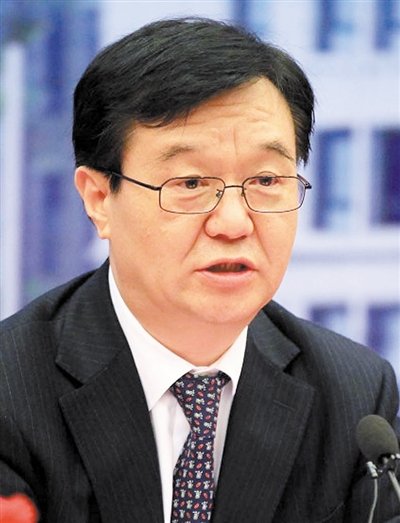 新一届财经新班底亮相：两博士两硕士