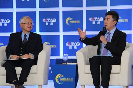 图文:央视主持人陈伟鸿对话吴敬琏