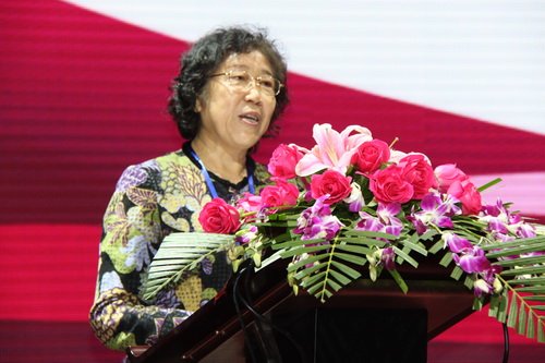 图文:中国女企业家协会秘书长史清琪致辞