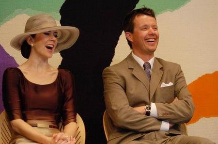 丹麦王储妃怀上双胞胎 国民关注其高龄产妇风险_财经_腾讯网