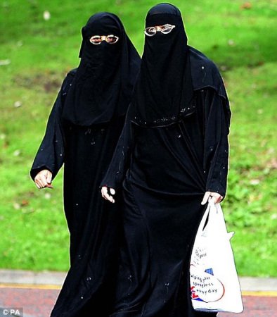 英国穆斯林人数超十万 年轻白人女性占多数(图)