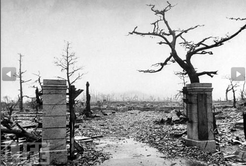 正文   1945年8月6日,美国向日本广岛投下一枚原子弹,15万人化为灰烬