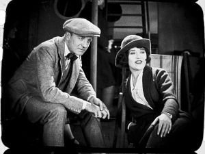 希区柯克早期默片《白影》被意外发现