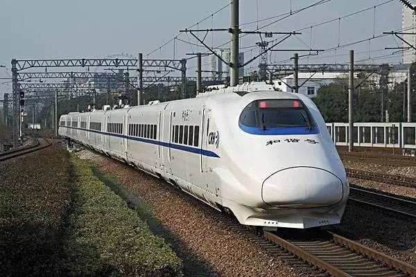 依据《国家发展改革委关于改革完善高铁动车组旅客票价政策的通知》,综合考虑建设运营成本、市场需求和多种运输方式的比价关系等因素,铁路部门决定自4月21日起对东南沿海高铁200-250公里动车组列车的公布票价进行优化调整,沪杭、杭甬段时速300公里高铁动车组票价不在调整范围。