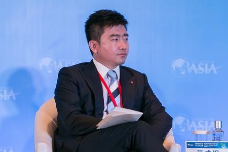 图文:中央电视台主持人芮成钢_财经_腾讯网