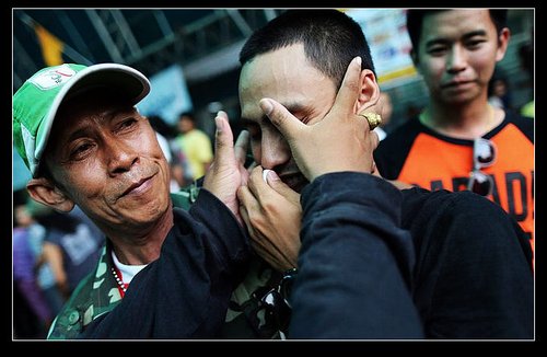 人妖和尚献身泰国征兵现场(组图)