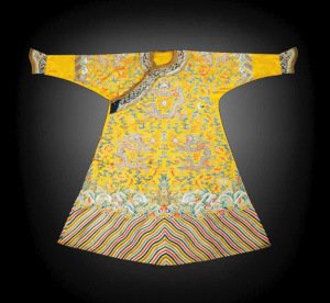 龙年催热龙袍收藏 皇帝的旧衣价值千万(图)