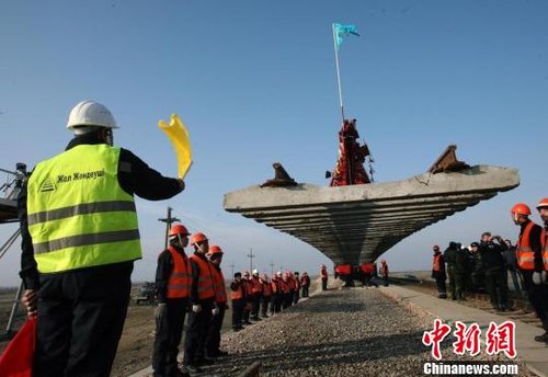 铁道部：2012年中国铁路固定资产投资5000亿元