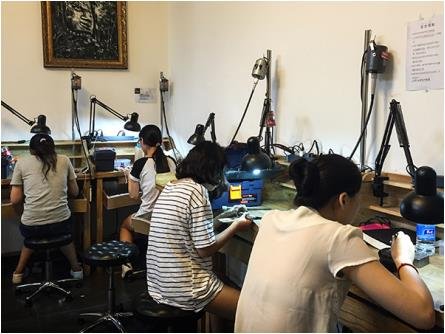 辽阳办假学历证书:芥子缘工坊:珠宝设计系同学