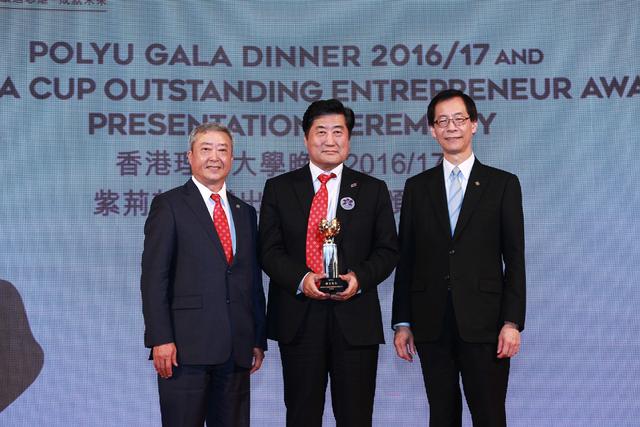 图文:康得新钟玉董事长