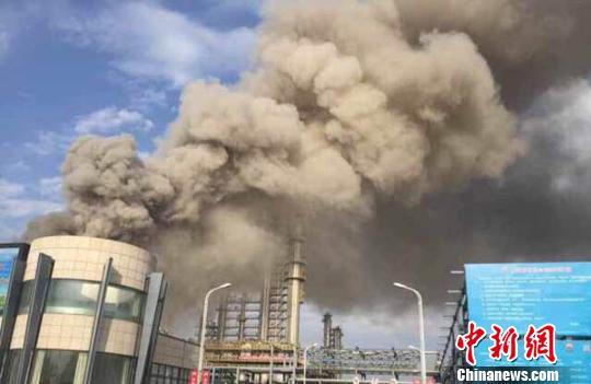 中石油庆阳石化公司常压装置发生事故4人受伤（图）