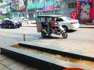 黑摩的跟风出租车涨价 安全无保障月收达6000