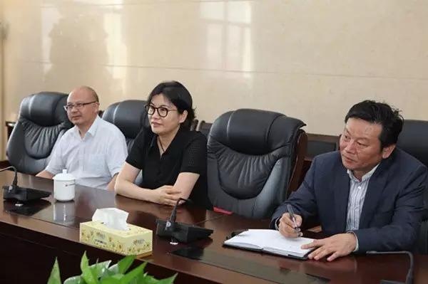 她的工厂一旦停工 全球手机都得断货