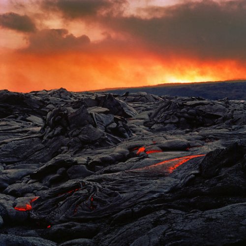 夏威夷火山喷出心形熔岩(组图)