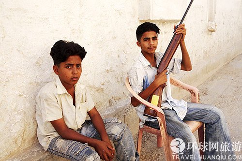 实拍也门持枪佩刀的男人 组图_新闻滚动_大成网_腾讯网