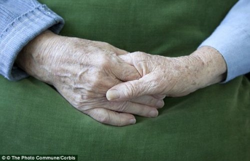 愿得一人心 白首不分离:夫妻共度70载同日辞世