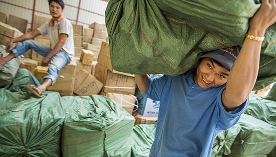 仅次于印度 中国“海漂”劳工去年寄回家610亿美元